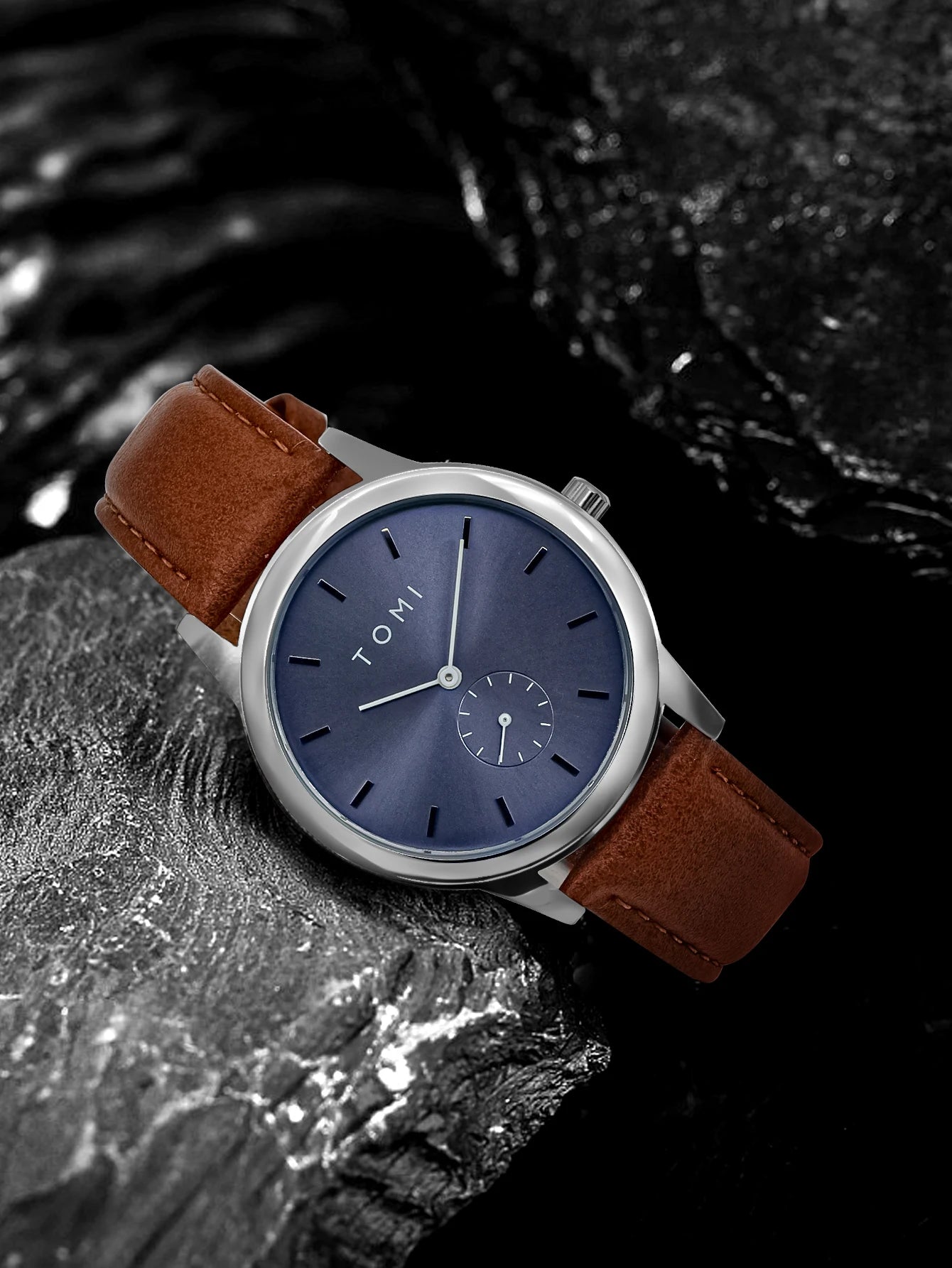 TOMI Fashion Men's Two Pin Half Belt Watch Casual and Minimalist Men's Quartz Watch