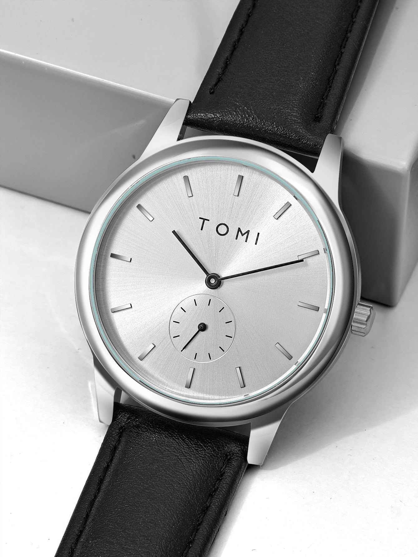 TOMI Fashion Men's Two Pin Half Belt Watch Casual and Minimalist Men's Quartz Watch