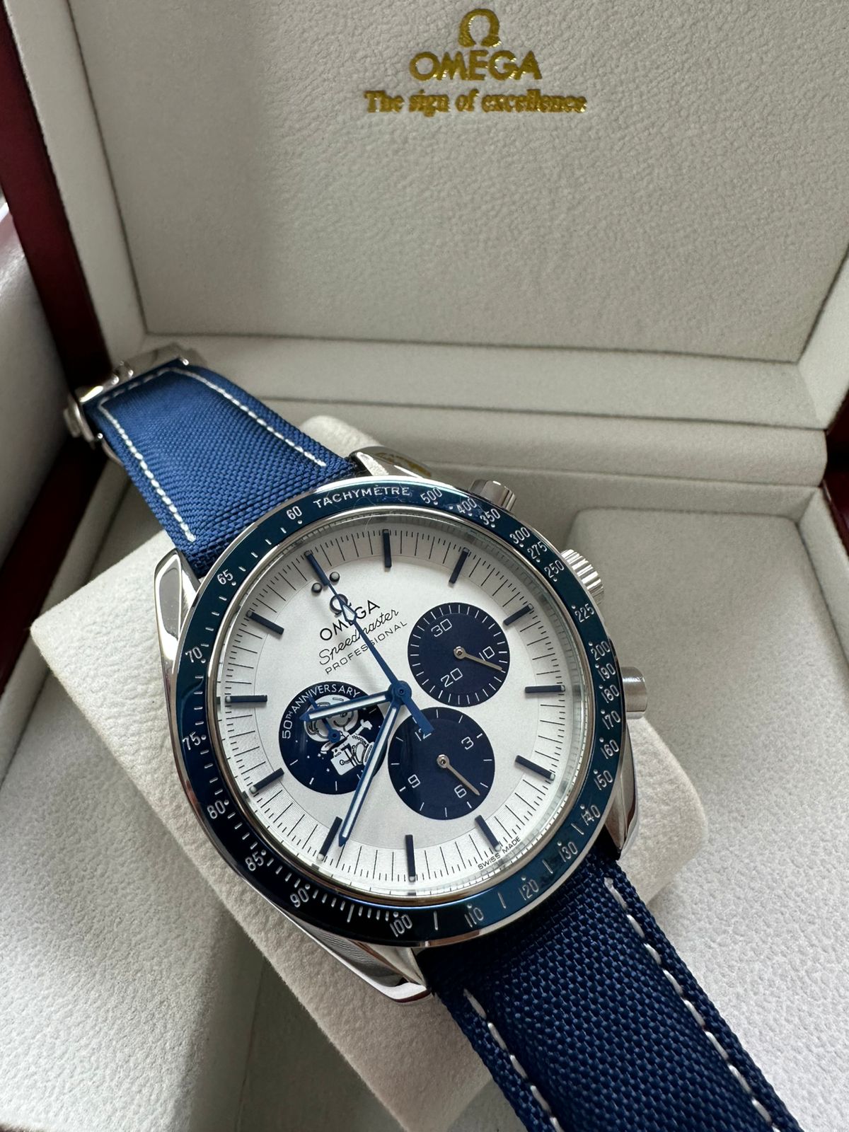Omega Speedmaster Snoopy 50h Super Clone + Pulseira extra + Maleta Azul