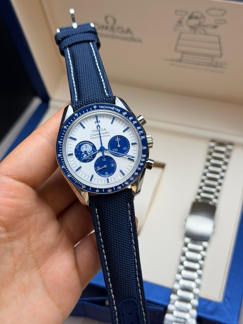 Omega Speedmaster Snoopy 50h Super Clone + Pulseira extra + Maleta Azul